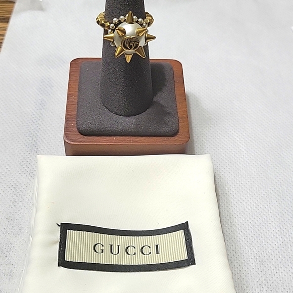 GUCCI SPIKE STUDDED SPIKED INTERLOCKING GG LOGO RING - Picture 1 of 11